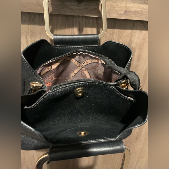 Modern Black Pebbled Leather Handbag - Gold Square Top Handle Satchel Purse - Picture 6 of 8